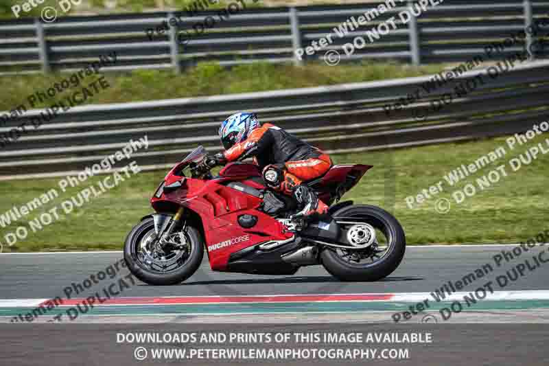 cadwell no limits trackday;cadwell park;cadwell park photographs;cadwell trackday photographs;enduro digital images;event digital images;eventdigitalimages;navarra;no limits trackdays;peter wileman photography;racing digital images;trackday digital images;trackday photos